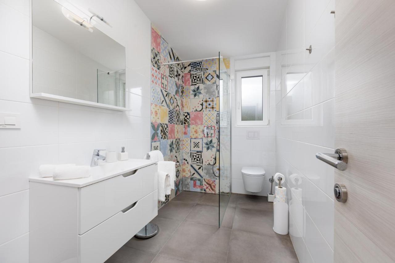 Apartment Muzini Malinska Ngoại thất bức ảnh