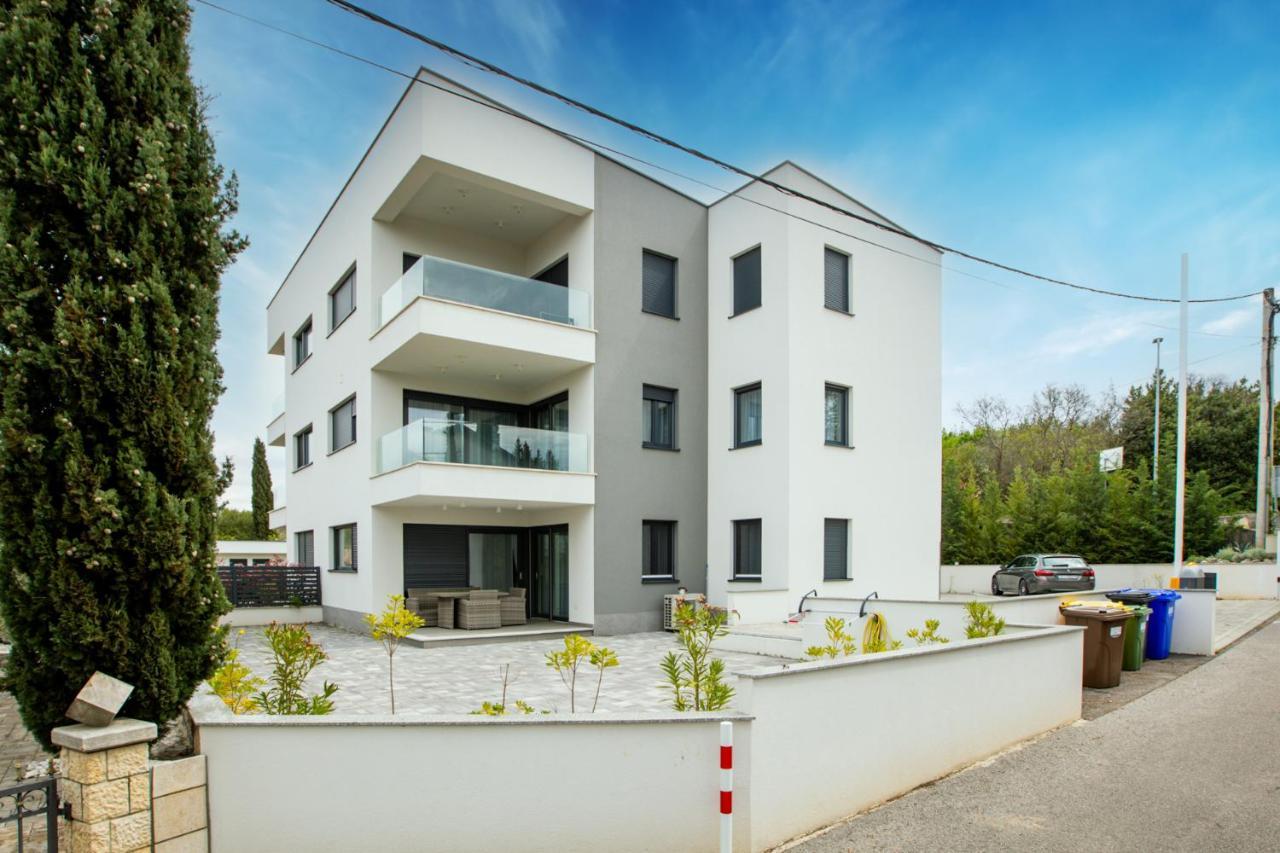 Apartment Muzini Malinska Ngoại thất bức ảnh